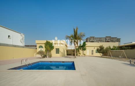 3 Bedroom Villa for Rent in Aljazeera Al Hamra, Ras Al Khaimah - Private Pool |3 BHK + Maids | Amazing Location