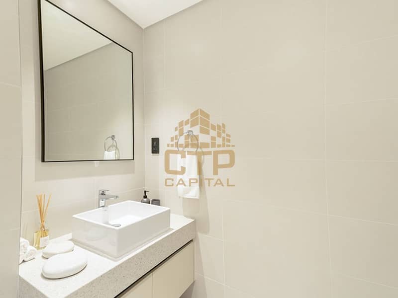 11 washroom. jpg
