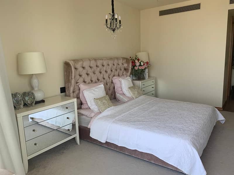 7 Bedroom Looking at Door. jpg