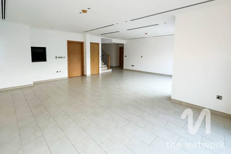 Вилла в Джумейра Парк,Legacy, 4 cпальни, 370000 AED - 12265896 Вилла в Джумейра Парк,Legacy, 4 cпальни, 370000 AED - 12265896