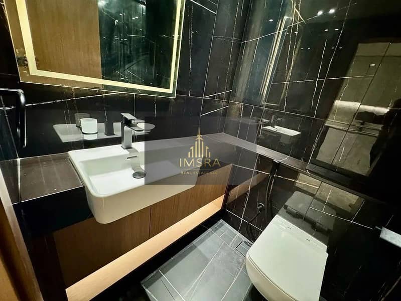 11 d95a2bf6-d6d6-4a85-aed9-f1ef2d7d4c49. jpg