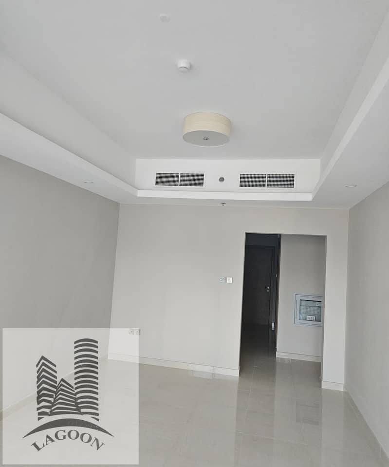 3 dcd7ad7a-384d-47d2-8af2-ae90ee9123bb. jpg