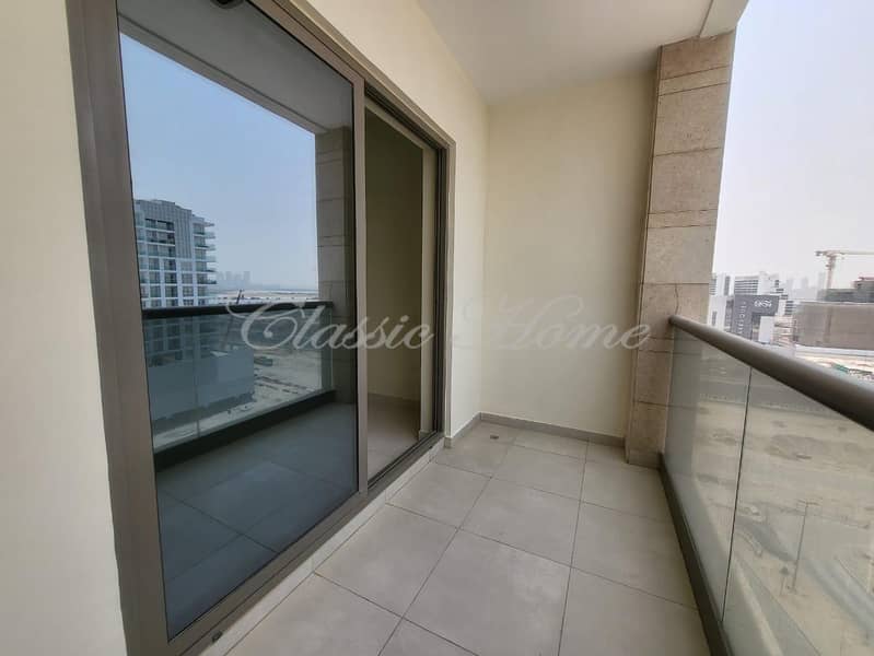 10 balcony. jpg