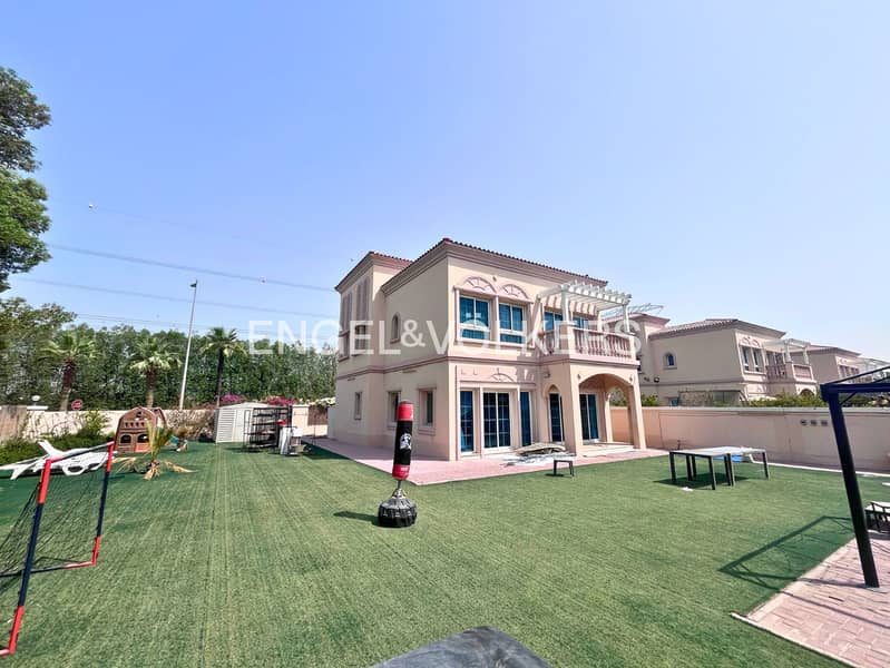 位于朱美拉三角小镇(JVT)，JVT第7区，7F区 2 卧室的别墅 250000 AED - 12132751