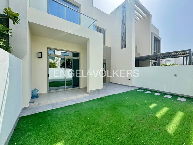Landscaped Garden | Spacious Living | Vacant Now