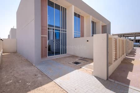 1 Bedroom Townhouse for Rent in Dubailand, Dubai - 1BHK | Big Plot | Corner | Facing Parking
