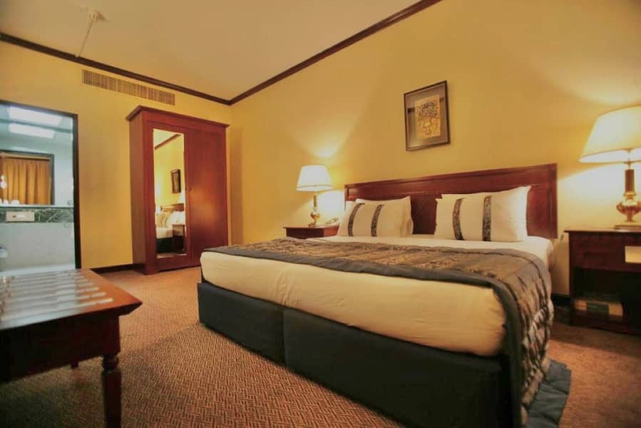3 Premium King Room. . . . jpg
