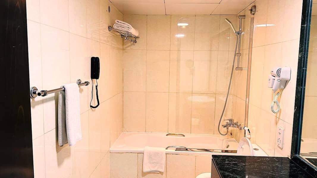 6 bathroom. jpg