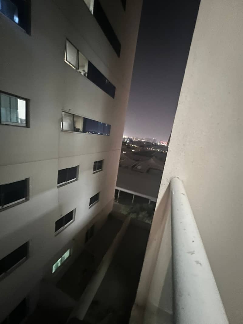 14 9475eb49-dbd7-4170-8407-01c25fe2c9c1. jpg