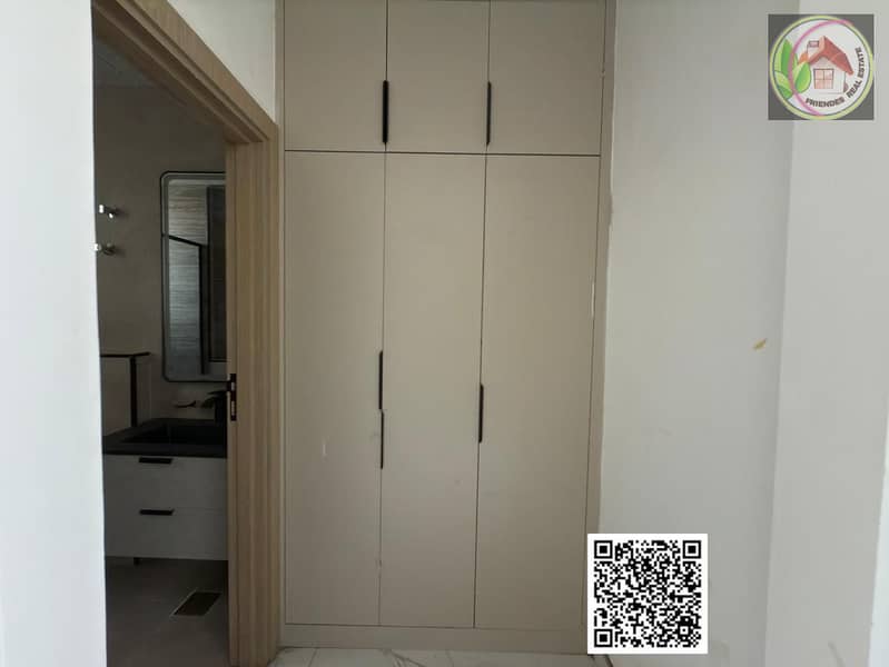 24 e52525a6-6fdb-4961-88fc-3fe695d95af6. jpg
