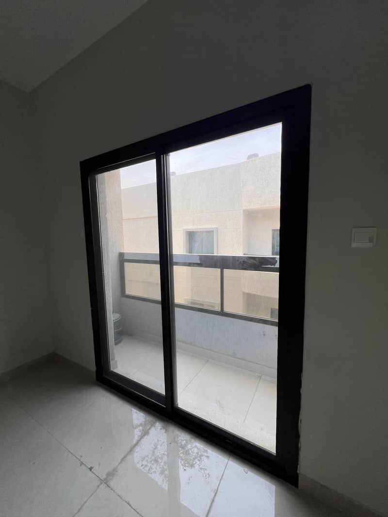 8 ee256ecd-416f-4ade-b268-1da6a715bd7d. jpg