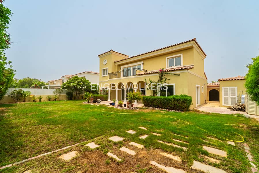 位于绿意小区，绿意小区西 5 卧室的别墅 350000 AED - 12269776