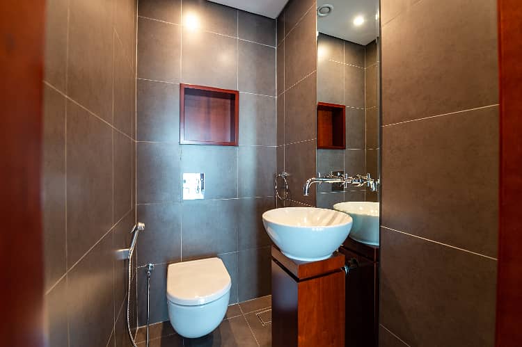 6 maze tower bathroom 3. jpg