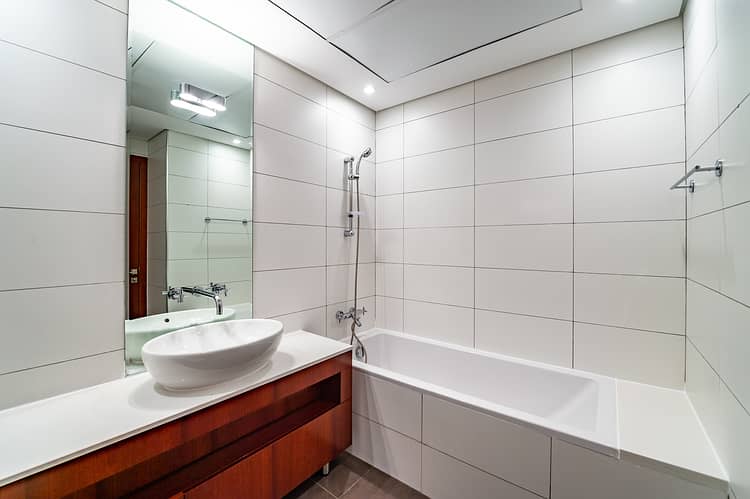 7 maze tower bathroom 1. jpg