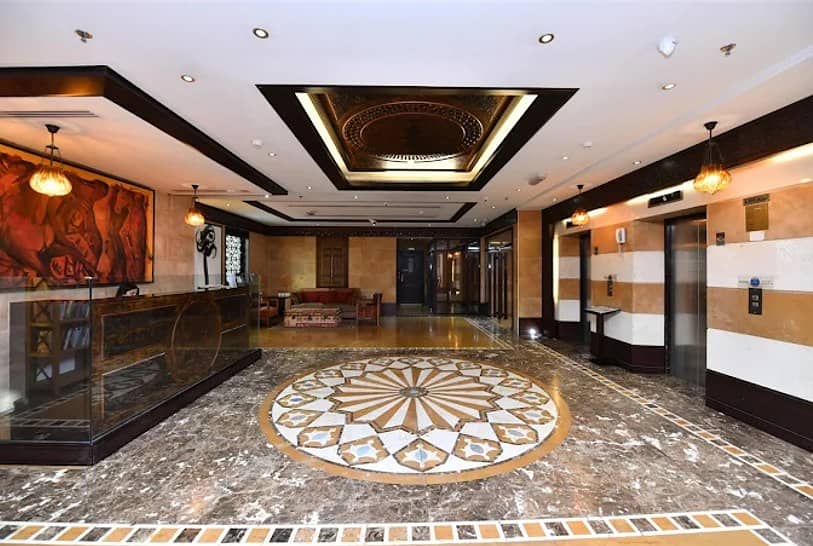 16 LOBBY AREA 2. jpg