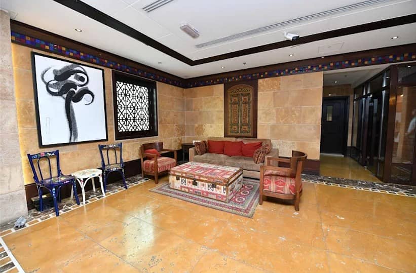 18 SITTING AREA . jpg