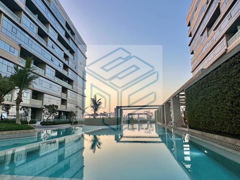 13 pool image01. jpg