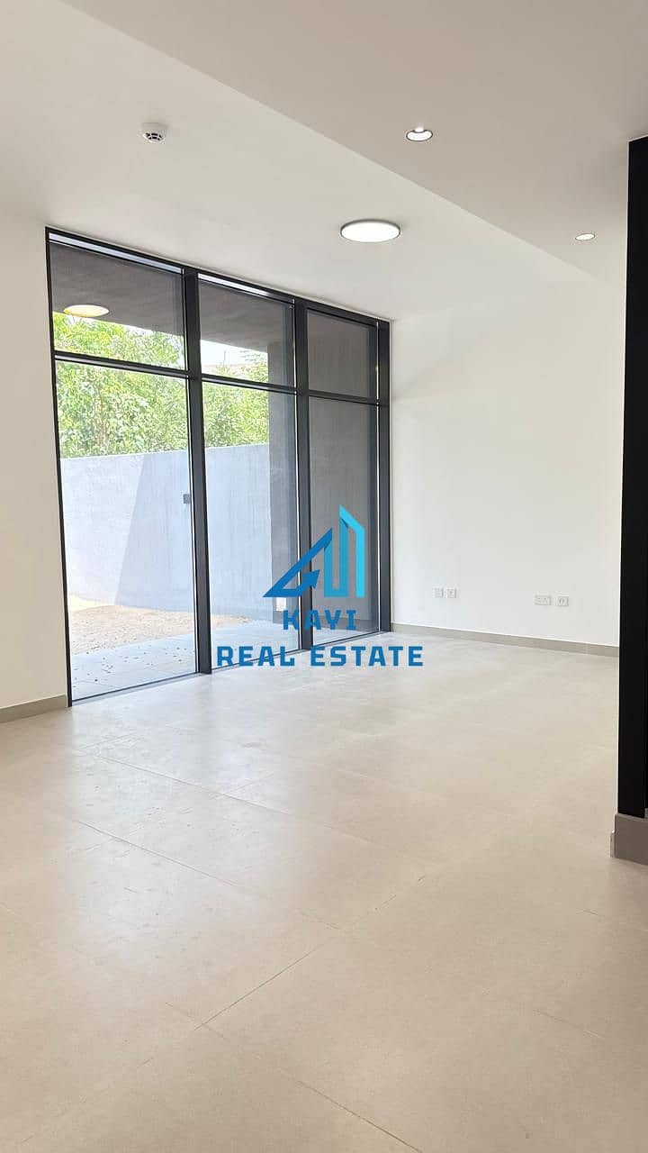 8 kayamsr4bhk19. jpeg
