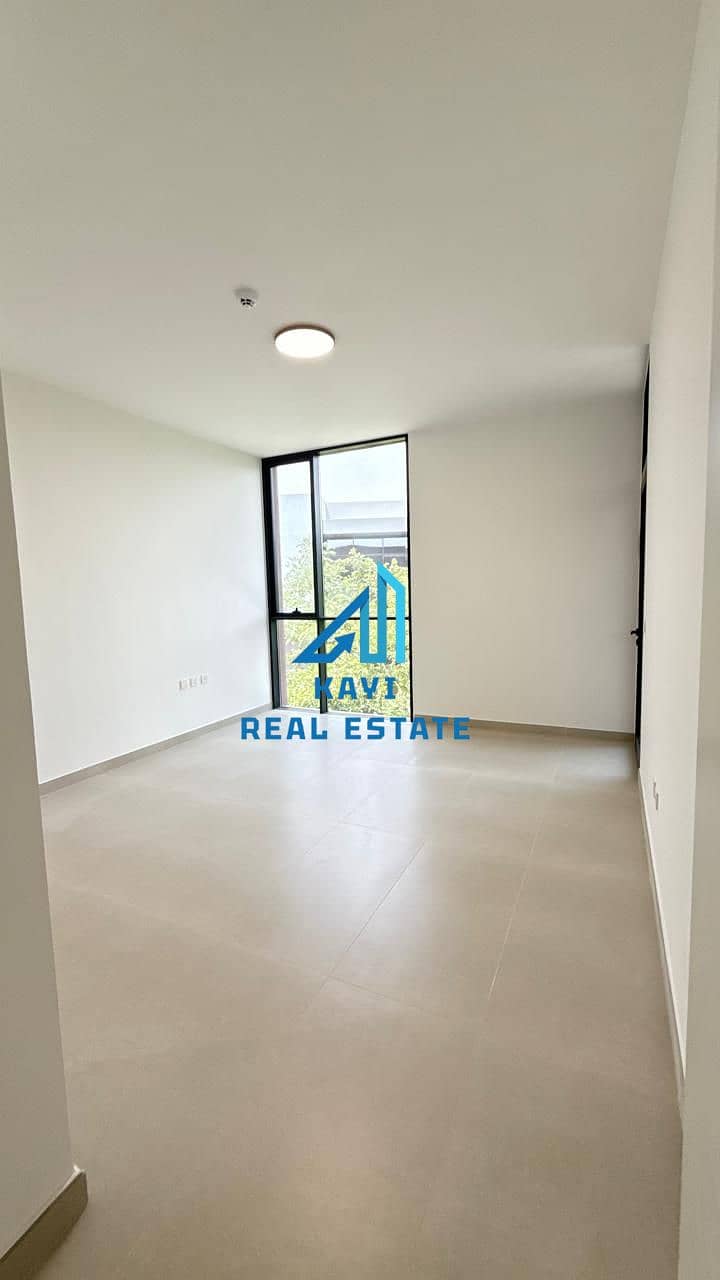 18 kayamsr4bhk8. jpeg