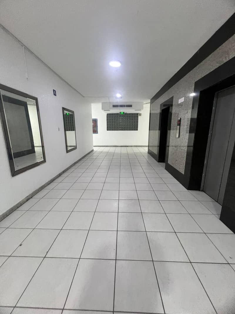 16 dbf139a1-6678-4e4f-bc85-4484554889ed. jpg
