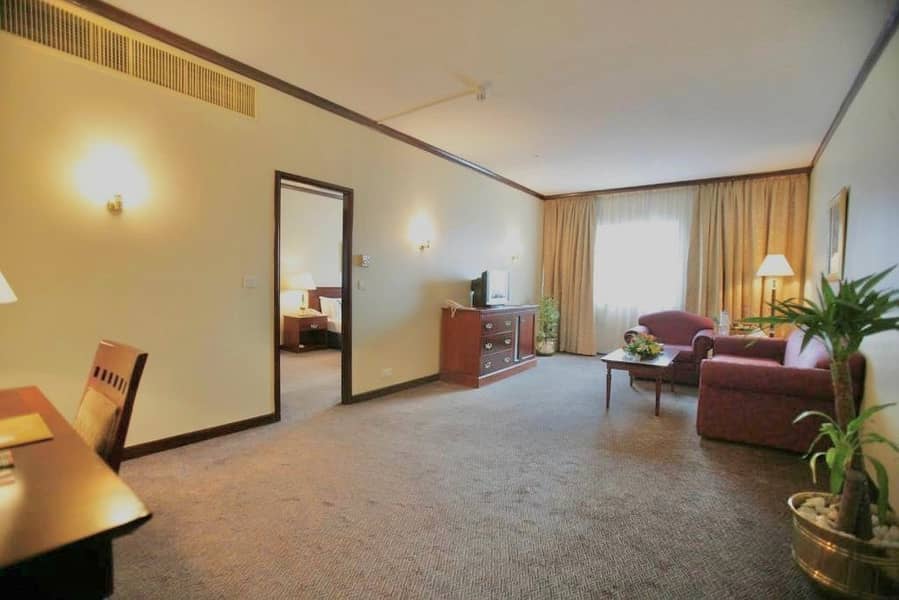3 Premium King Room L. jpg