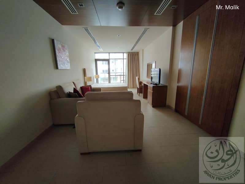 3 Studio 20 Series (12). jpg