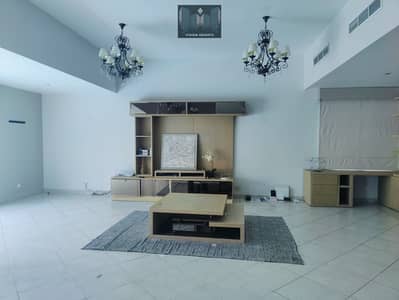 فیلا 4 غرف نوم للايجار في جميرا، دبي - IMG-20250716-WA0016. jpg