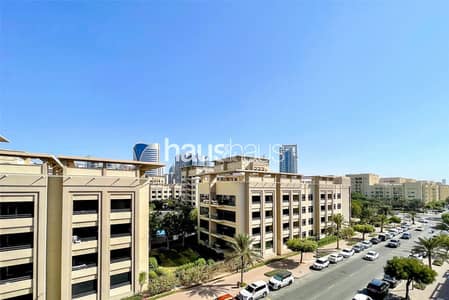 1 Bedroom Flat for Rent in The Views, Dubai - Upgraded | Prime Location | Unfurnished