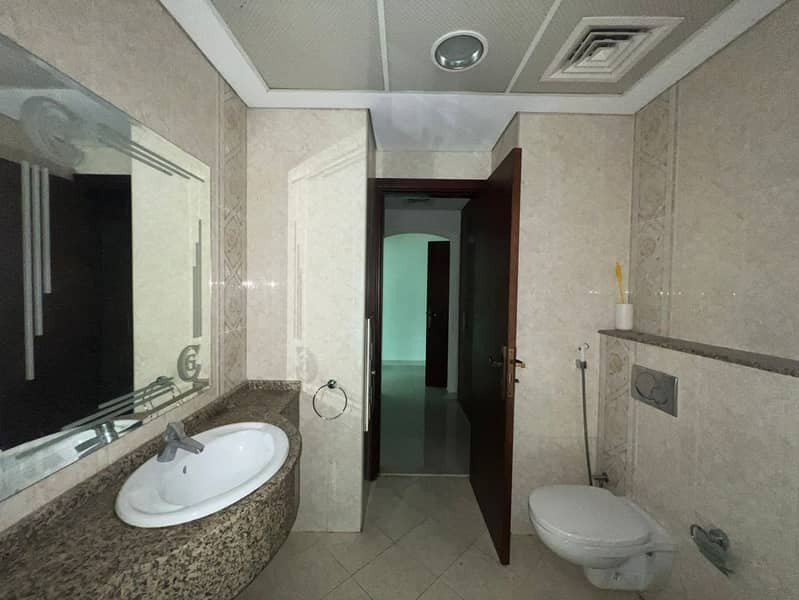 15 54a04db5-f407-498e-9966-ac7256ead9af. jpg