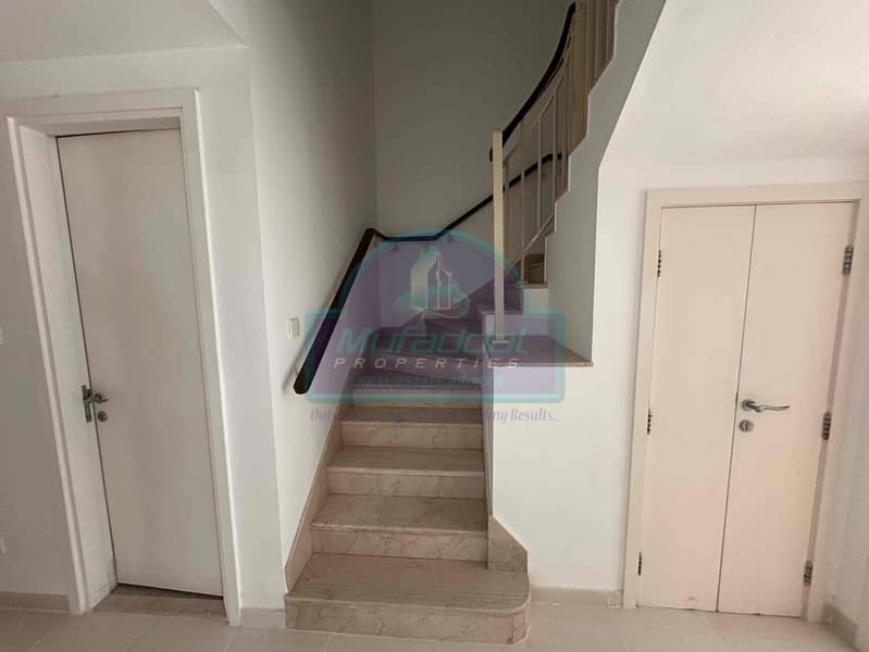 11 d83229a4-cedc-4bb4-bafd-8e50e4febbac. jpg