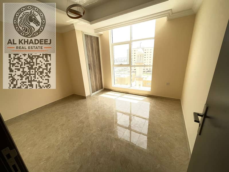 2 ef4bd8ea-d4ae-45ad-a299-db9bdc380ac1. jpg