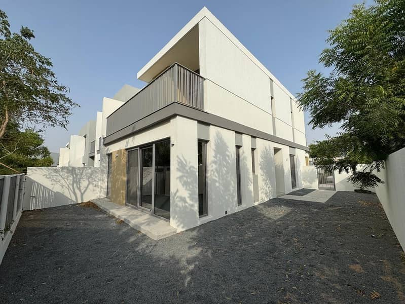 Stunning Townhouse | Private Garden | Best Price