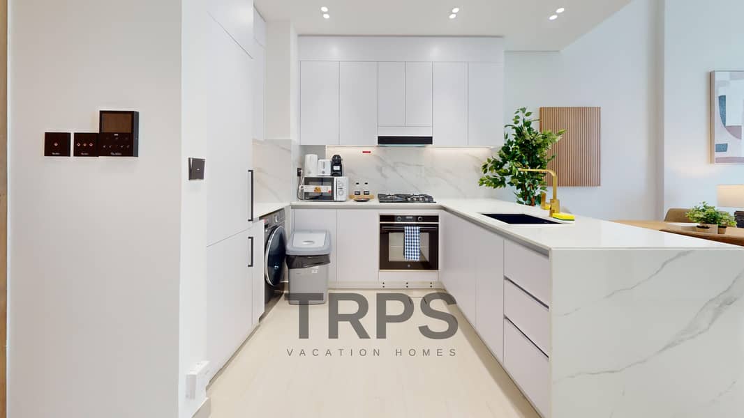 3 801-binghatti-Amber--Kitchen. jpg