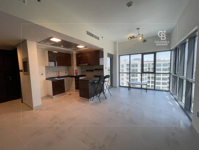 LOTS OF LIGHT | SPACIOUS STUDIO | EXCLUSIVE