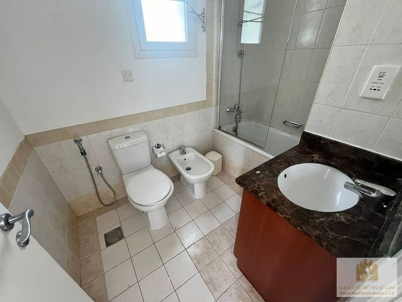 19 bd323441-a9d5-4506-b377-381cc83c0c0d. jpg