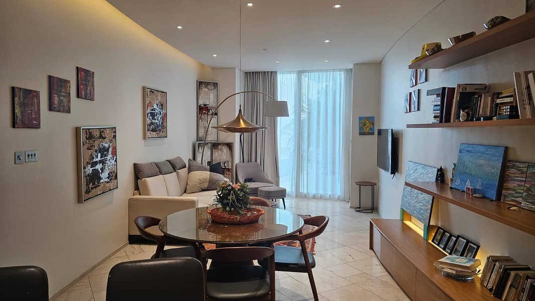 Hotel Amenities | Private Pool | Skyline Views