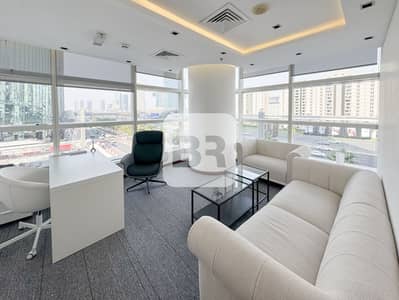 مکتب  للايجار في شارع الشيخ زايد، دبي - 6y04002g4a0151752761687. jpg