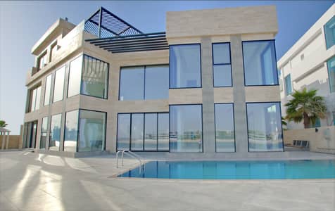 6 Bedroom Villa for Sale in Palm Jumeirah, Dubai - Frond Tip Villa | Private Beach | Large Plot