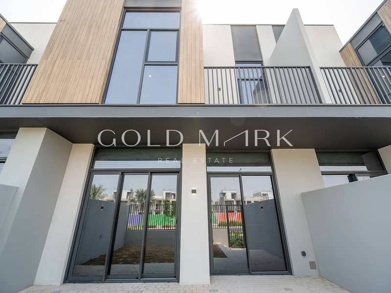 Key On Hand|Park Facing |Mortgage Buyer is Welcome Key On Hand|Park Facing |Mortgage Buyer is Welcome