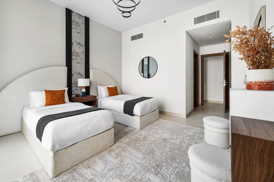 Luxury 2 BR + Maidsroom | Burj Khalifa City View and Canal View - Image 15