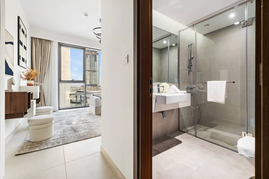 Luxury 2 BR + Maidsroom | Burj Khalifa City View and Canal View - Image 28