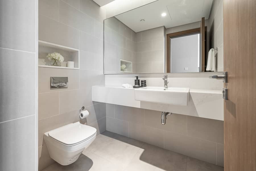 Luxury 2 BR + Maidsroom | Burj Khalifa City View and Canal View - Image 30