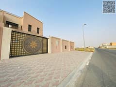 جاهزة للسكن، شقة فاخرة مكونة من 5 غرف نوم رئيسية وطابق أرضي للإيجار في الطائي، الشارقة