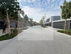 Corner Unit | Single Row | Prime Deal | Spacious