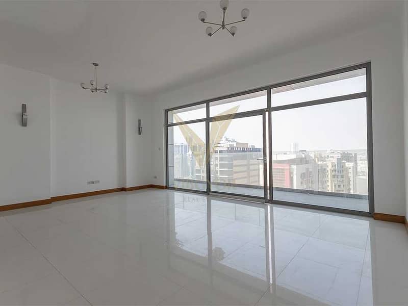 Vacant | Value Deal | High Floor in Two Towers Vacant | Value Deal | High Floor in Two Towers