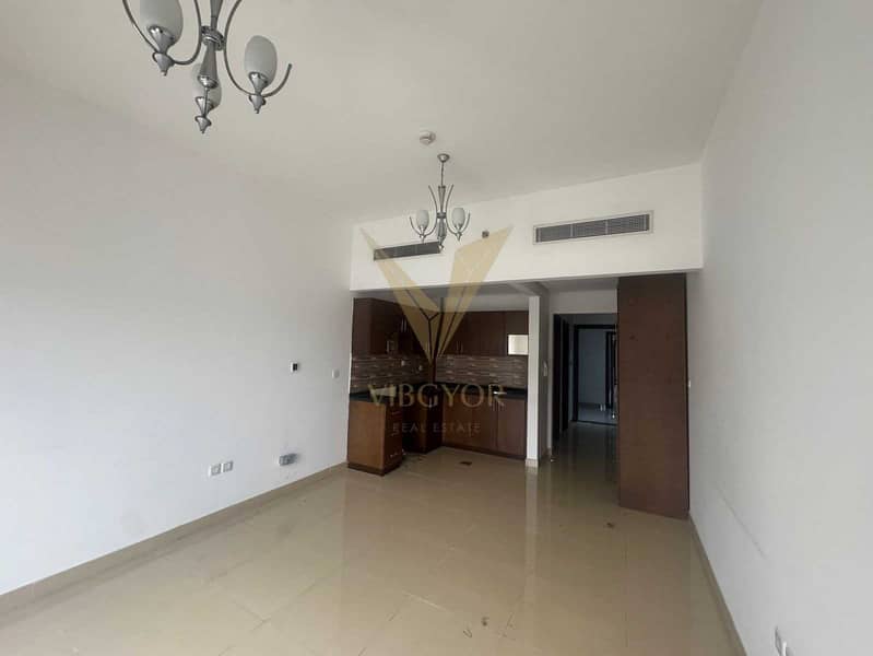 位于朱美拉环形村(JVC)，JVC第13区，植物园住宅楼 的公寓 510000 AED - 12291000