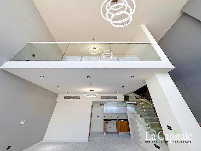 Middle unit | 1 Bedroom Loft | Ready to Move In