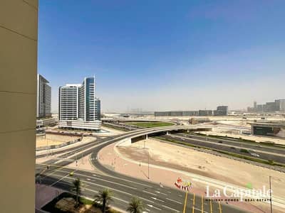 1 Bedroom Apartment for Sale in Business Bay, Dubai - Cozy Apartment in the Heart of Downtown Dubai