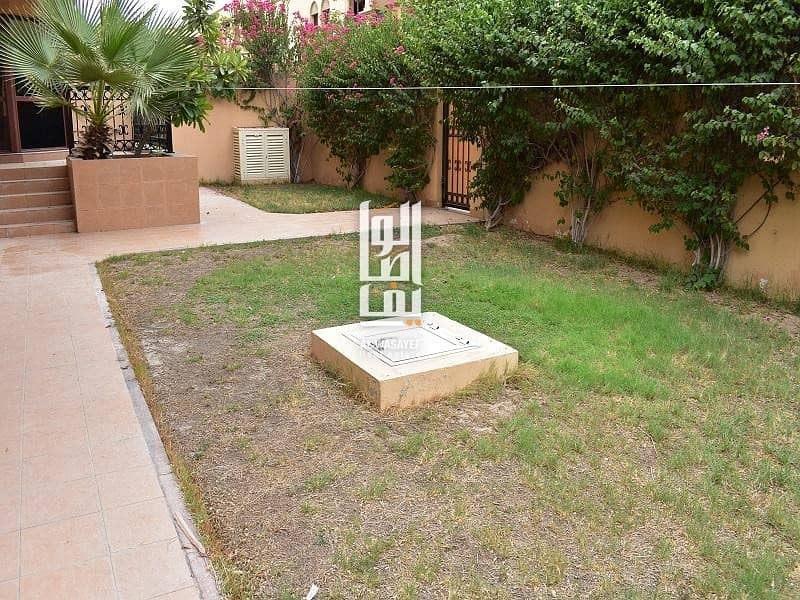 Lovely 5 Bed+M Villa | Shared pool | Gym Lovely 5 Bed+M Villa | Shared pool | Gym