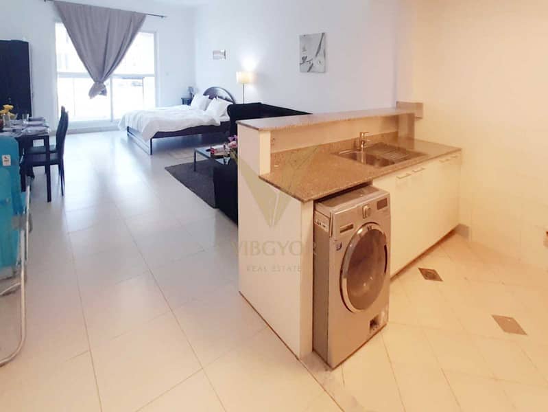 Furnished Studio-Balcony-Prime Location